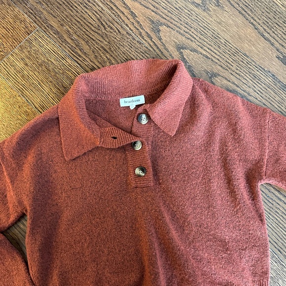 Heartloom Collared Sweater - Picture 2 of 3